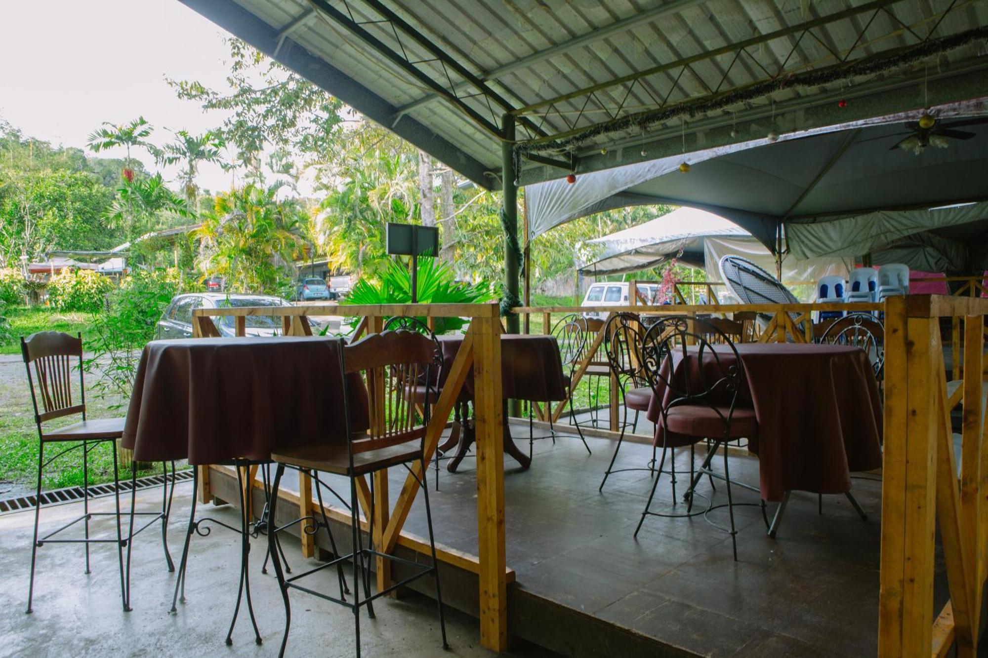 Oyo 90037 The 7 Lodge Tambunan Exterior photo